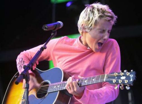 K's Choice-Frontfrau Sarah Betten beim Beach Rock Festival in Zeebrugge 2001