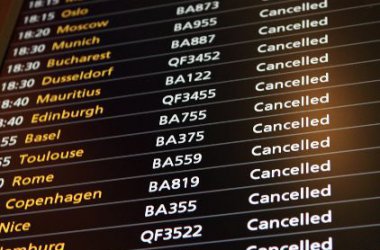 Anzeigetafel am Londoner Flughafen Heathrow: "Cancelled"