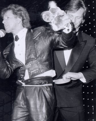 Bei der Goldenen Antenne 1992 drohte GG Anderson die Hose runter zu fallen - Frank Österling konnte helfen