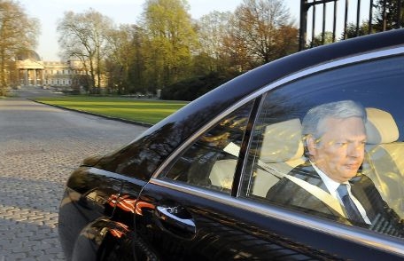 Reynders verlässt Schloss Laeken mit einem neuen Auftrag