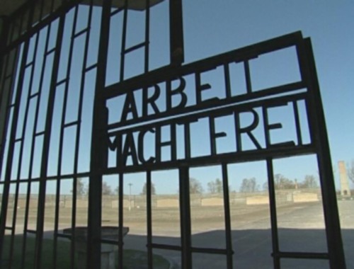 Eingangstor des KZ Sachsenhausen: "Arbeit macht frei"