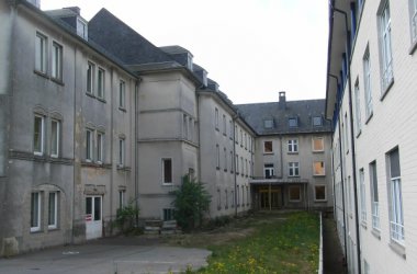 Klinik Sankt Josef: Alter Ostflügel macht Platz für Psychiatrie