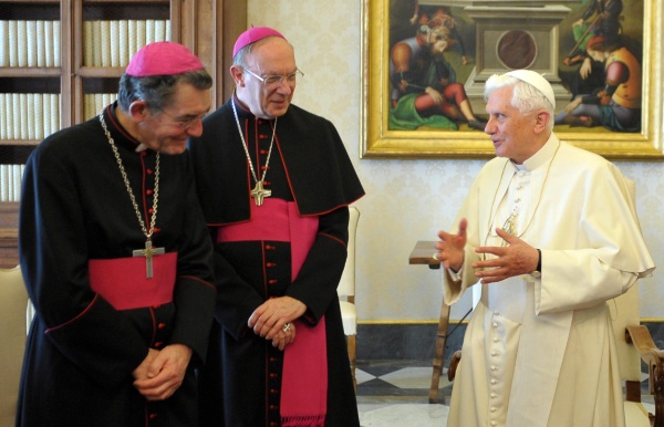 Bischof Jousten, Erzbischof Leonard und Papst Benedikt XVI.