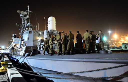 Hafen von Haifa: Die israelischen Soldaten vor dem Aufbruch. Israel bezeichnet die 'Free Gaza'-Solidaritätsflotteals Provokation