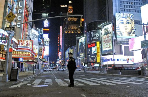 Der Times Square wurde Samstagnacht wegen eines verdächtigen Fahrzeugs geräumt