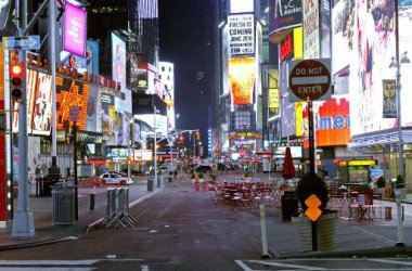 Der Times Square wurde Samstagnacht wegen eines verdächtigen Fahrzeugs geräumt