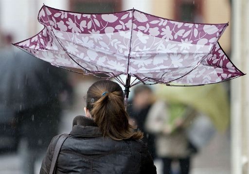 Schlechtes Wetter macht nicht nur den Regenschirmen zu schaffen