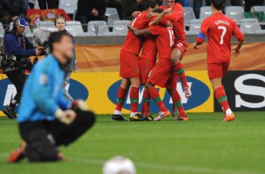 Nordkoreas Keeper Ri Myong Guk kann es nicht fassen