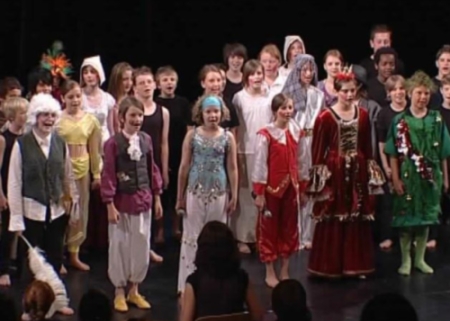 Grundschule Kettenis führt Kindermusical 'Prinz Owi lernt König' auf