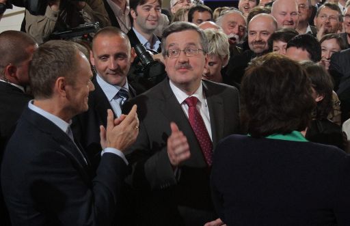 Donald Tusk und Bronislaw Komorowski bei der Wahlparty gestern Abend