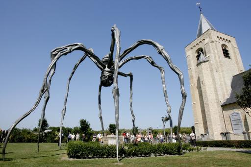 Bourgeois beeindruckte auch mit meterhohen Spinnen, unter denen Menschen wie kleine Insekten wirken