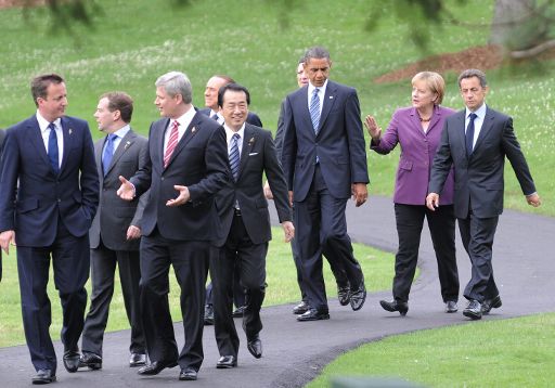 Die Größen des G8-Gipfels unterwegs zum Foto-Termin
