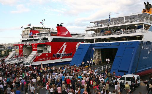Hafen von Piräus: Schlangestehen für Touristen angesagt