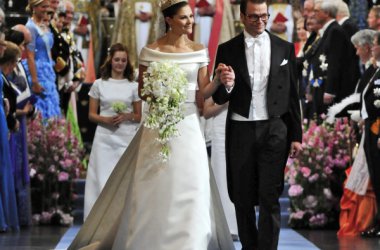 Giulia Sommerlath (links neben Victoria) war Brautjungfer ihrer Patin