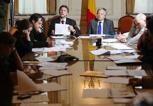 Brüssel: Didier Reynders stellt den Jahresberichts zur Staatsschuld vor (21. Juni)