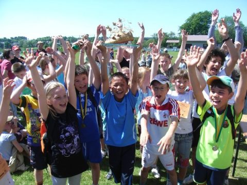 Hünningen gewinnt erneut den "Bronzenen Schuh"