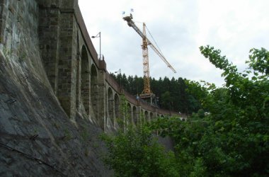 Stausee Robertville: Arbeiten an der Staumauer