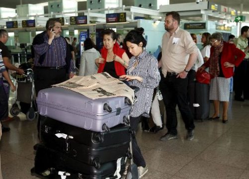 Warten und Telefonieren: Ein gutes Geschäft für Mobilfunkanbieter