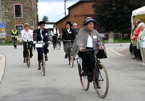 Montenau feiert Ravel: Jedes Jahr sind verkleidete Radfahrer dabei