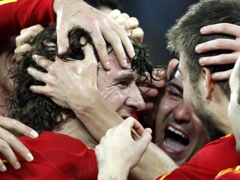 Das Tor erzielte Puyol (li) in der 73. Minute per Kopfball