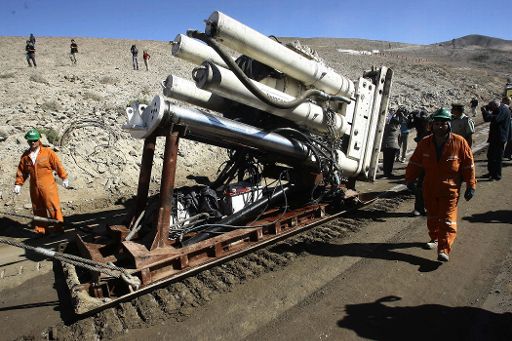Bohrer unterwegs zur Mine in Chile