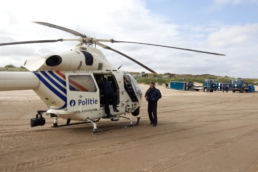Polizei-Hubschrauber am Strand von Zeebrügge