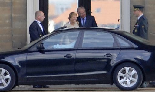 König Albert traf die Parteivorsitzenden von N-VA, CD&V, SP.A und CDH (hier mit Caroline Gennez von flämischen Sozialisten)