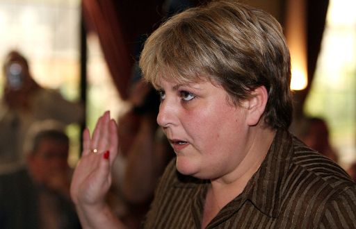 Laurence Wilgaut legt Eid im Stadtrat von Charleroi ab (2007)