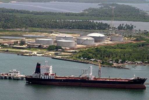 Ölförderung im Ogoniland, Niger-Delta (Nigeria)