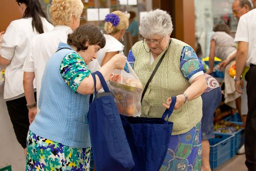 Damit Rentner Geld zum Einkaufen bleibt: Die gesetzliche Pension stärken