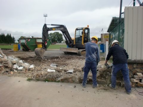 Der Ausbau des AS-Stadions hat begonnen