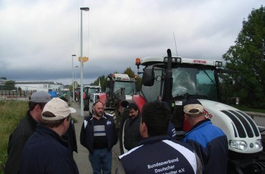 St.Vith: Protestierende Milchbauern fahren nach Ciney