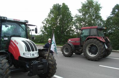 St.Vith: Protestierende Milchbauern fahren nach Ciney