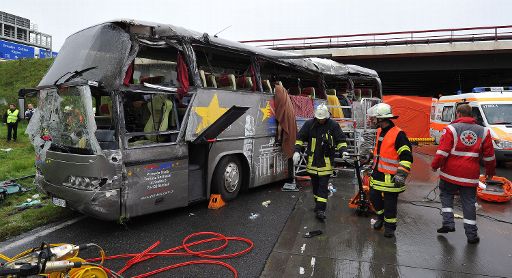 Elf Menschen kamen bei dem Busunglück nahe Berlin ums Leben