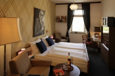 Krimi Hotel Hillesheim: Zimmer "Derrick"