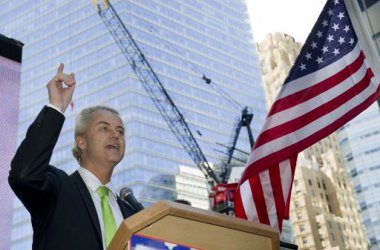 Geert Wilders spricht sich öffentlich gegen eine Moschee aus
