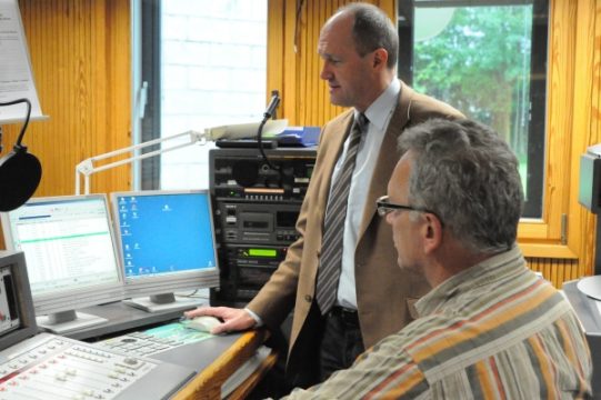 Arthur Spoden und Cheftechniker Lothar Kirch im BRF1-Studio
