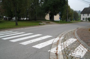 Verlegung des Radwanderweges Ravel: Der Zebrastreifen am Bahnhof von Montenau wird leicht versetzt