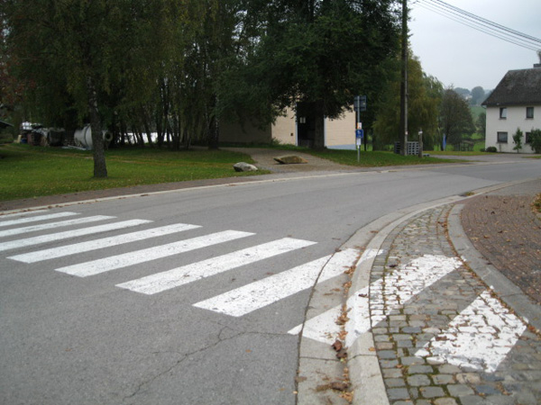 Verlegung des Radwanderweges Ravel: Der Zebrastreifen am Bahnhof von Montenau wird leicht versetzt