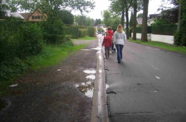 Mangelhafter Gehweg