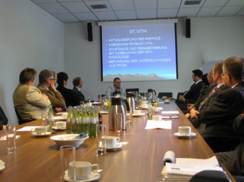 Treffen am Dienstag im St.Vither Krankenhaus: Im Bereich Radiologie arbeiten Prüm und St. Vith eng zusammen