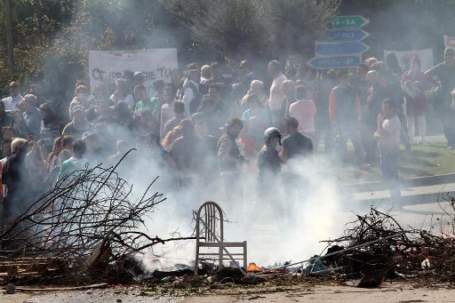 Zusammenstöße zwischen Polizei und Demonstranten in Terzigno bei Neapel
