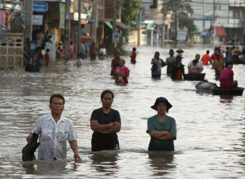 Schwere Überschwemmungen machen Thailand zu schaffen (Provinz Nakhon Ratchasima)