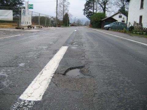 Die umstrittene Straße in Recht