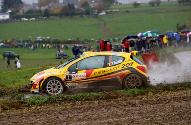 Thierry Neuville im Peugeot 207 S2000 bei der Rallye du Condroz