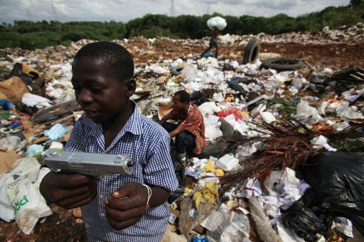 In solchen Müllbergen suchen zahlreiche Haitianer nach etwas Brauchbarem, das sie verkaufen können