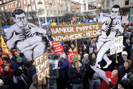 Irland demonstriert gegen die angekündigten Einsparungen (27.11.)