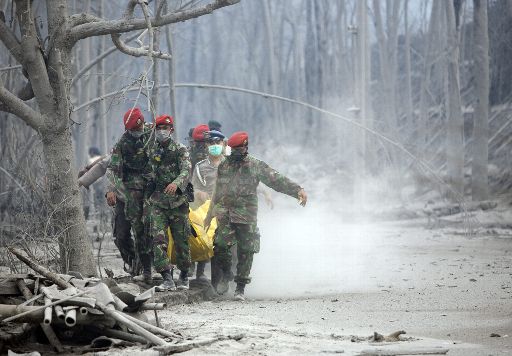 Merapi erneut ausgebrochen: Bergungsarbeiten in Cangkringan