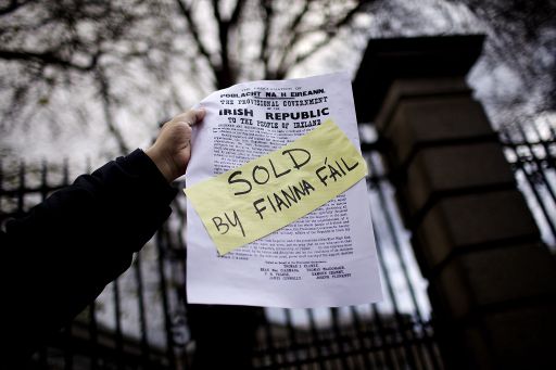 "Irland: Verkauft von Fianna Fail" (der Partei des Ministerpräsidenten Brian Cowen)