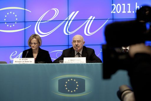 Ungarns Europa-Ministerin Eniko Gyori und Außenminister Janos Martonyiis am 20.12. in Brüssel